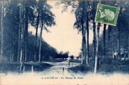 N°115737 -cpa Loudéac -le Champ De Foire- - Loudéac