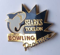 YY615 Pin's Bowling Sharks Toulon Provence VAR Requin Qualité Qualité EGF Achat Immédiat - Bowling