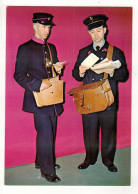 BRUXELLES - BRUSSEL - Musée Postal - Facteurs Des Postes En Uniforme De 1850 Et De 1950. - Museen