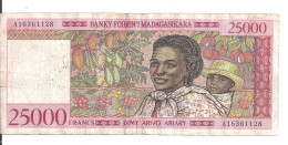 MADAGASCAR 25000 FRANCS ND1998 VF P 82 - Madagascar