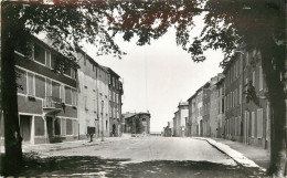 83 - LA GARDE FREINET -  Avenue De La Tour En 1955 - La Garde Freinet