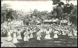 TAHITI - DANSES DES VAHINEES DE PAPEETE AU 14 JUILLET - TRES BELLE - Tahiti