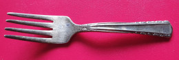 Ancienne Petite Fourchette De Bébé En Métal Argenté Holmes Et Edwards - Silverware