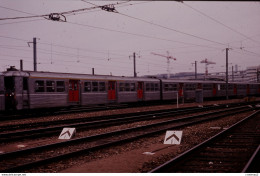Photo Diapo Diapositive Slide Train Rame Banlieue SNCF Z 5316 Et Grues à CONFLANS Le 28/01/1992 VOIR ZOOM - Diapositives