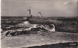 [76] Seine Maritime . Fécamp. Vagues Aux Digues - Fécamp