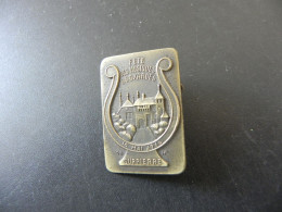 Old Badge Suisse Svizzera Switzerland - Fête Des Musiques Broyardes Surpierre 1964 - Unclassified