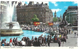 Carte Postale: LONDON LONDRES: Trafalgar Square, Très Animée. - Trafalgar Square