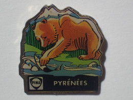 PIN'S Pyrénées Ours FINA CARBURANT - Fuels