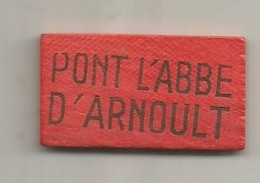 Jeton Publicitaire De Jeux De Bistrot , LOUIS ROBIN, 17, PONT L'ABBE D'ARNOULT, Petit Rectangle, Orange, 2 Scans - Autres & Non Classés