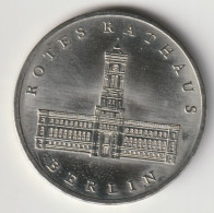 DDR 1987: 5 Mark, Berlin Rotes Rathaus, KM 115 - 5 Marchi