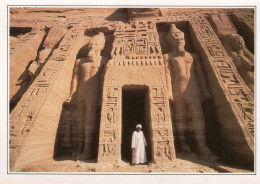 EGYPTE - Les Rois-Dieux Et Les Reines-Déesses Du Temple D'Hator, Aussi Nommé Petit Temple D'Abu Simbel. - Tempel Von Abu Simbel