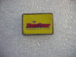 Pin's Logo Des Magasins "bien-jouer", Tous Les Jouets Du Monde.....ou Presque - Jeux