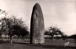 CPSM - DOL - La Pierre Du CHAMP DOLENT (Menhir) - Edition Artaud Gaby - Dolmen & Menhirs