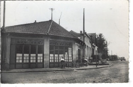 93 - NOISY LE GRAND - LES RICHARDETS - T.Belle Vue Animée De L'Avenue Médéric - Le Café De La Pointe - Noisy Le Grand