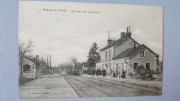 Mehun Sur Yevres ,la Gare Avec Train - Mehun-sur-Yèvre