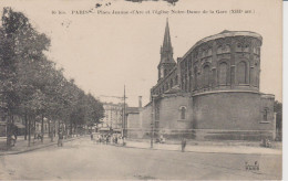 CPA Place Jeanne-d'Arc Et L'église Notre Dame De La Gare - Paris XIIIème Arrondissement - Statues