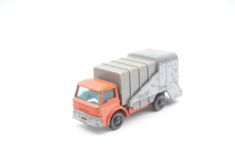 Matchbox Lesney 7C FORD REFUSE TRUCK - Regular Wheels, Issued 1966, Scale : 1/64 - Lesney