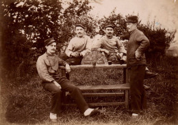 Belley - Militaria - Photo Albuminée 1900 - Groupe De Militaires Du 133ème Régiment D'infanterie Buvant Du Vin - Belley