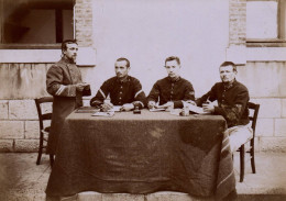 Belley - Militaria - Photo Albuminée 1900 - Militaires Soldats Du 133ème Régiment D'infanterie - Scène De Caserne - Belley