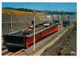 RONQUIERES (Braine Le Comte) - Plan Incliné - Un Des Bacs Transporte Trois Bateaux.. - Braine-le-Comte