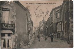 Pouzauges, Rue Des Vieux Pavés, état Moyen. - Pouzauges