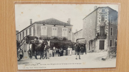 Monflanquin , Arrivée Des Diligences De Villeneuve Et De Villeréal  , Dos 1900 - Monflanquin