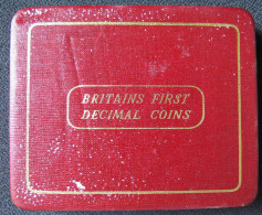 GBRX04 - ANGLETERRE - BRITAINS FIRST DECIMAL COINS - PREMIERES PIECES DECIMALES - Nieuwe Sets & Proefsets