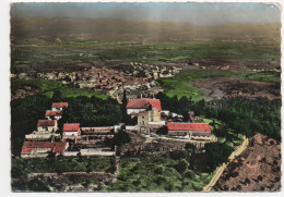 83 - EN AVION AU DESSUS DE ROQUEBRUNE SUR ARGENS - Notre Dame De Pitié - Ed. LAPIE N° 9 Colorisée - 1964 - Roquebrune-sur-Argens