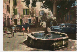 83 - SALERNES - Fontaine De La Révolution -  Ed. GAI SOLEIL N° 417 - Peugeot 203 Break - Salernes