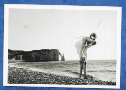 CPM Secours Populaire Français Vœux Photographiques - L'ange 1997 Mannequin Zora Star Pin Up Photo à Etretat P Larivière - Etretat