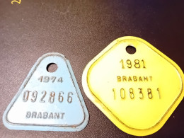 Deux Plaques De Vélo - Placas De Matriculación