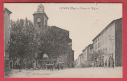 Le Muy - Place De L'Eglise ... Oldtimer ( Voir Verso ) - Le Muy