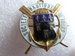 INSIGNE SOCIETE NAUTIQUE DE TOURS - Navy