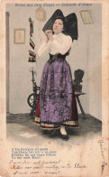 FRANCE - Alsace - Souvenir D'Alsace - Une Femme En Costume Alsacien Priant - Colorisé - Carte Postale Ancienne - Alsace