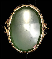 Damenring Gelbgold 585/1000 Mit Großem, Ovalem Grünem Stein (Jade?). Ringgröße 17; 5,92 G - Other & Unclassified