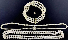 Etui Mit Zwei Perlenketten (1 X Verschluss Gelb-/Weißgold 585 Mit Perle), Dreireihiges Perlenarmband (Verschluss Gelbgol - Andere & Zonder Classificatie