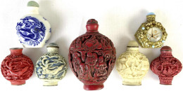 Sammlung Von 7 Versch. Snuffbottles, Davon 6 Chinesisch (u.a. 1 X Aus Porzellan, Eine Mit Bodenmarke Qian Long, Etc.), 1 - Chine