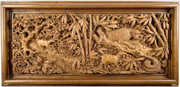Großes Rechteckiges, Kunstvoll Geschnitztes Relief Aus Schwerem Holz, 1970er Jahre. Sehr Plastische Darstellungen Von Ti - Indonesien