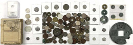 Koffer Mit Alten Münzen, Amuletten, Token, Etc. China, Japan, Indien (viel Silber), Tibet, Thailand, Ceylon, Französ. In - Autres – Asie