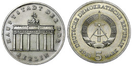 5 Mark 1985, Brandenburger Tor. Randschrift Läuft Rechts Herum. Auflage Nur 3000 Ex. Stempelglanz, Selten. Jaeger 1536. - Other & Unclassified