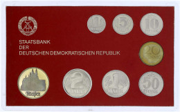 Kursmünzensatz Von 1 Pfennig Bis 5 Mark 1983 Mit 5 Mark Meissen. In Hartplastik Mit Rotem Inlett. Orig. VEB. Polierte Pl - Other & Unclassified