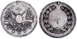 Silberne Iftikhar Sanayi Medaille O.J.(1889). 32 Mm; 14,33 G. Sehr Schön/vorzüglich, Randfehler, Gelocht. Barac -. - Unclassified