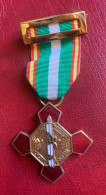 España Medalla Cruz Al Merito Policial 1943 Con Distintivo Rojo - Sonstige & Ohne Zuordnung