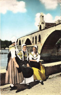 FOLKLORE - Costumes - Avignon - Pont Saint Béné - Femmes - Colorisé - Carte Postale Ancienne - Costumes