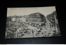 A9848               MARSEILLE, LE QUAI DU PORT ET RUE DE LA REPUBLIQUE - Non Classés