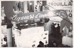 PHOTOGRAPHIE - Publicité - Liqueurs D'importation D'haiti - Salon Exposition - 17.5x11.5cm - Altri & Non Classificati