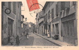 PIERRE BENITE (Rhône) - Grande Rue, Côté Nord - Voyagé 1907 (2 Scans) Mlle Marie Ferlay, Le Grand Buisson à Craponne - Pierre Benite