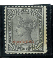 P2073 - NEW SOUTH WALES , SG 221 , PERF 13 , NO GUM OVERPRINT SPECIMEN IN RED . LUXUS - Ungebraucht