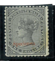 P2073 - NEW SOUTH WALES , SG 221 , PERF 13 , NO GUM OVERPRINT SPECIMEN IN RED . LUXUS - Neufs
