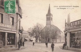 Audincourt * Place Et Le Temple * Commerces Magasins Galeries - Autres & Non Classés